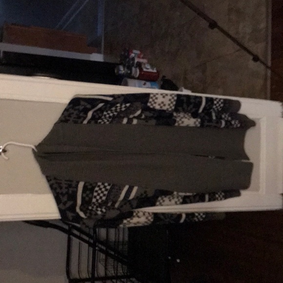 Cardigan - Picture 2 of 2